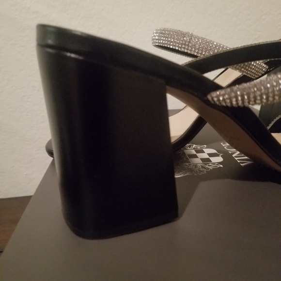 Vince Camuto Magaly women's embellished block heel sandal. 10M - Picture 8 of 8